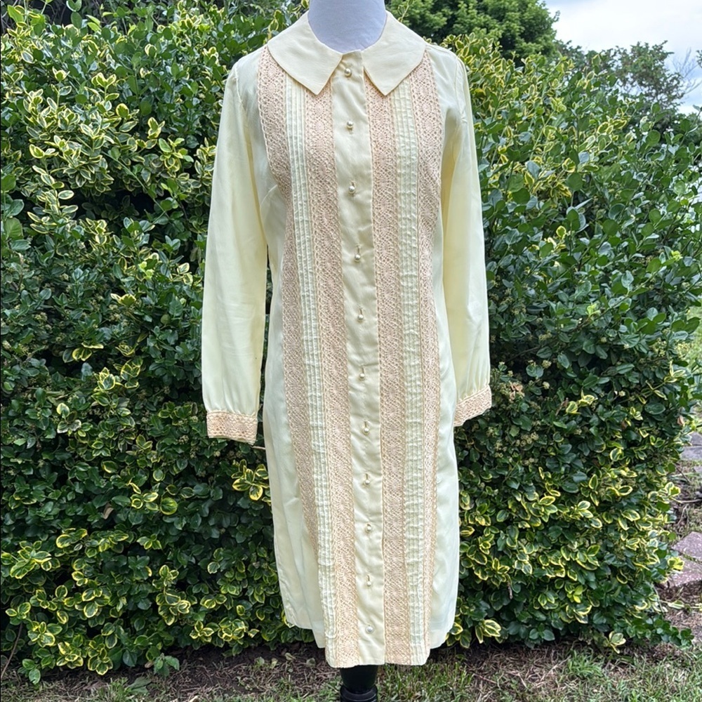 Vintage 50s AinR Jr. yellow w/ lace detail Shift Dress 
Large - Picture 2 of 13